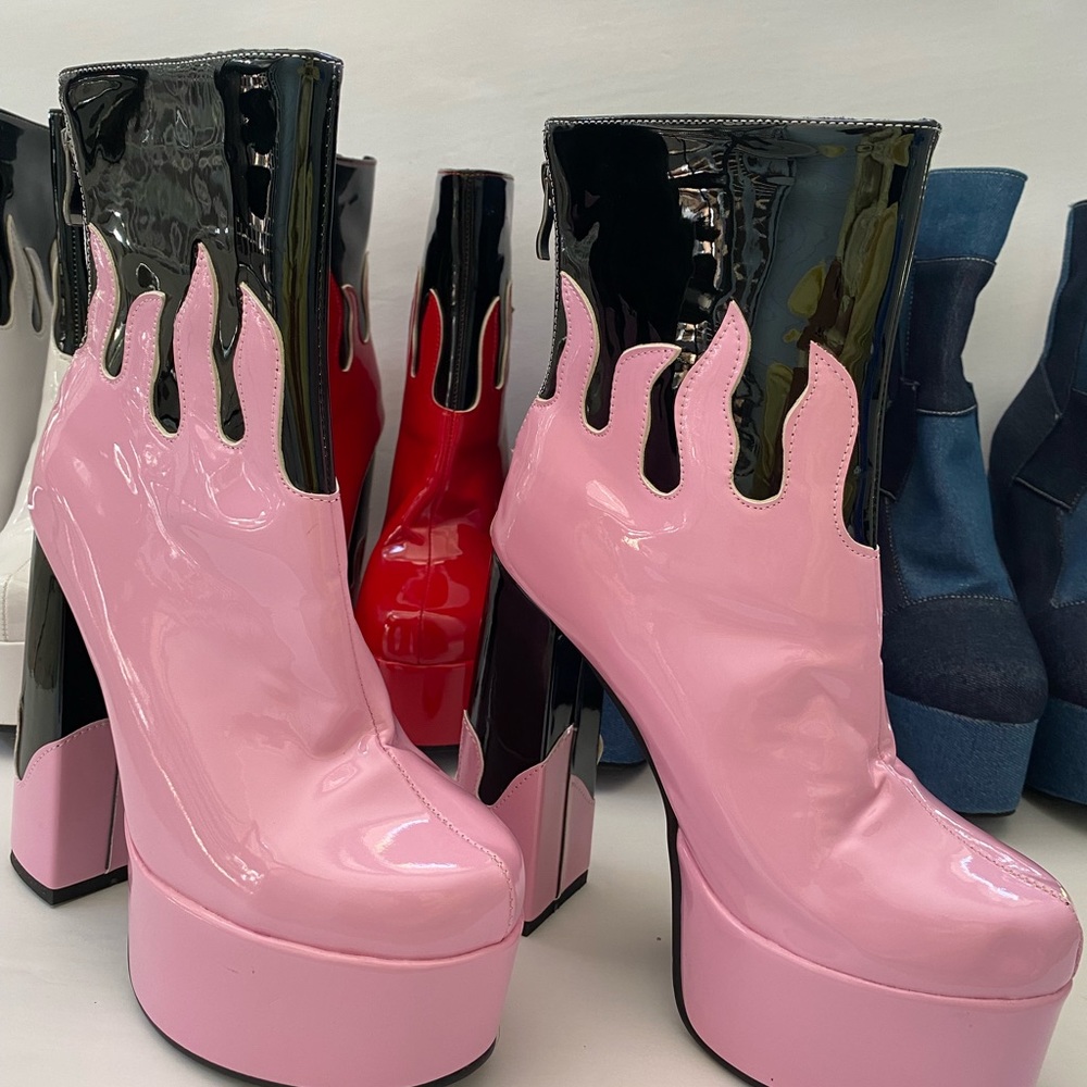 Pink flame booties - Picture 3 of 3